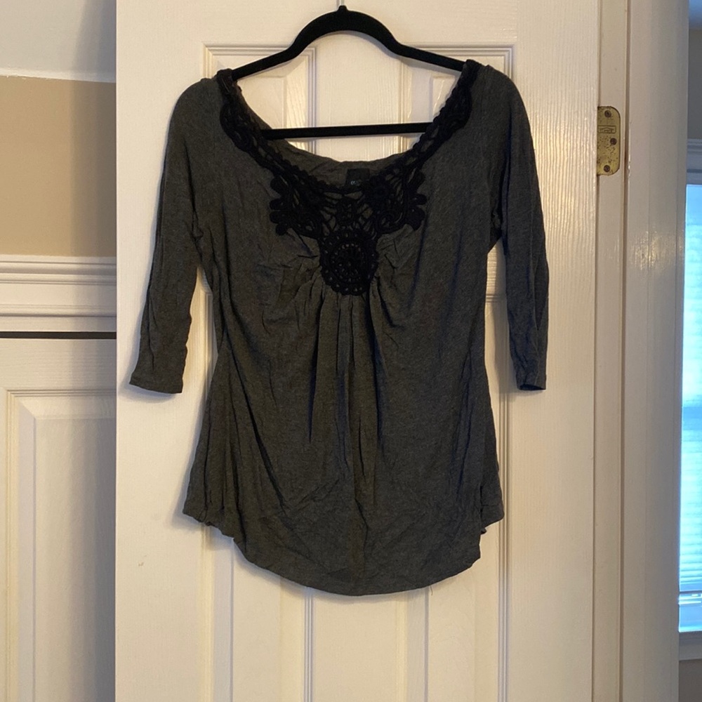Olian 3/4 sleeve maternity top - medium